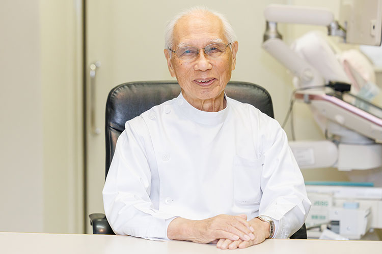 医師　平野 貞治